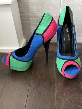 DIVA Lounge Colorblock Peep-Toe Platform Heels in Blue, Green & Pink Women’s 7.5